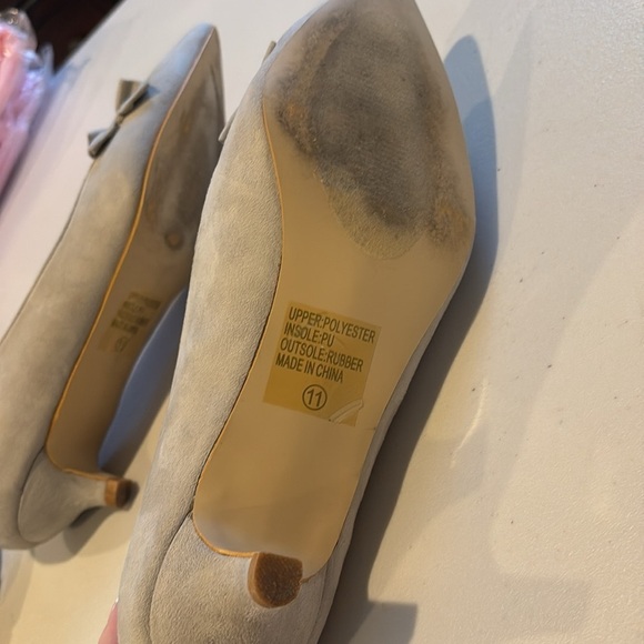 Journee Collection- Sabree suede pointed toe  Gray Ruffle kitten heels. Size 11 - Picture 12 of 12